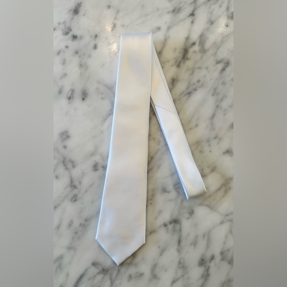 Men’s White Satin Tie by KissTies
